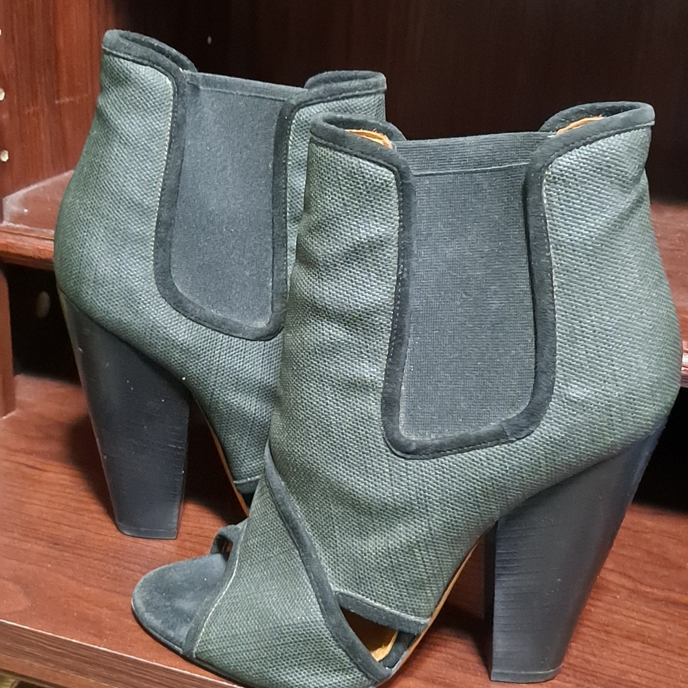 Women Givenchy boots